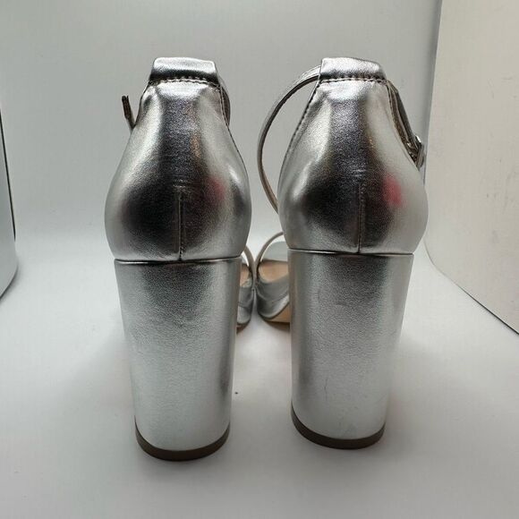 CUSHIONAIRE Women's one band block heel platform sandal 6.5 SILVER - Picture 4 of 7